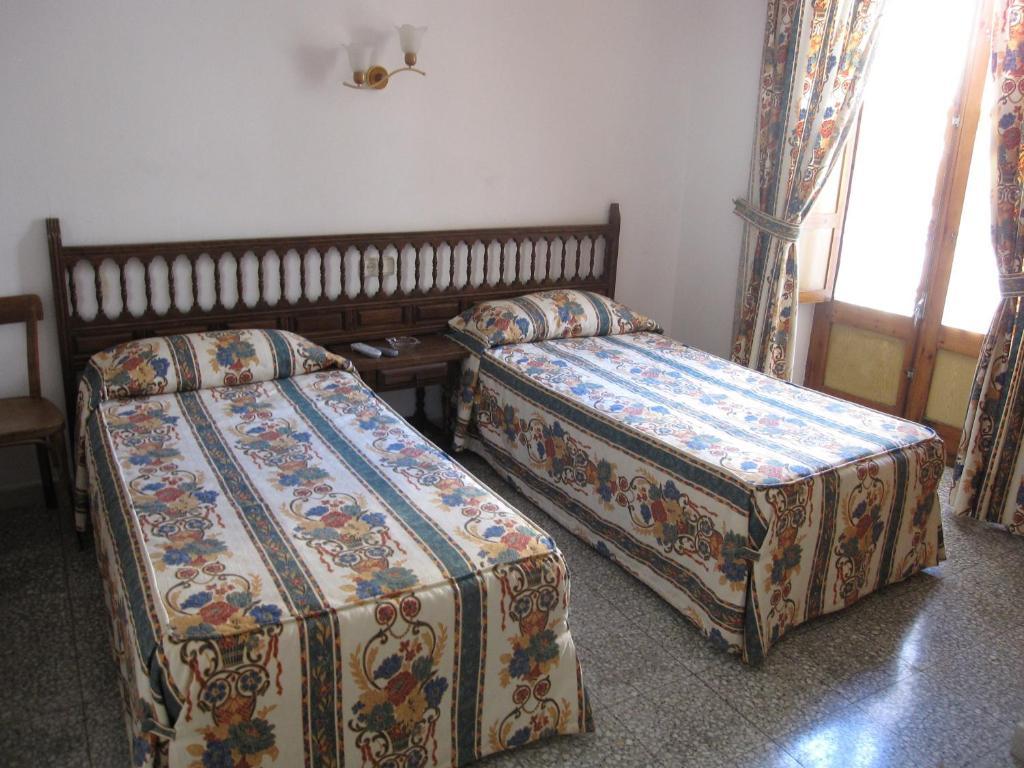 Fonda Agusti Hotel Естери д'Анеу Стая снимка