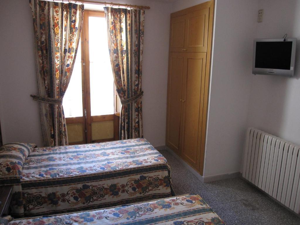 Fonda Agusti Hotel Естери д'Анеу Стая снимка